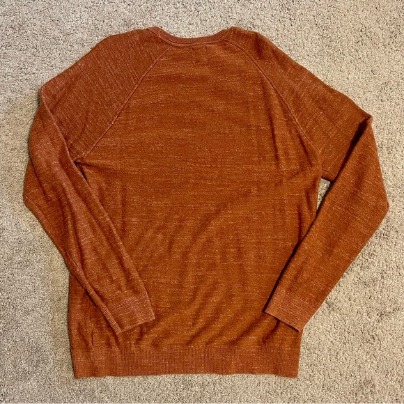 GAP Crewneck sweater size XL used great condition - Picture 2 of 2